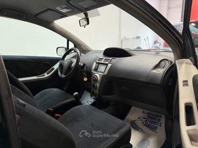 Toyota Yaris 3 PORTE NAVI Nero usata Trento