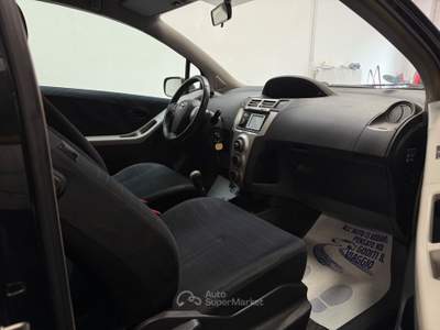 Toyota Yaris 3 PORTE NAVI Nero usata Trento