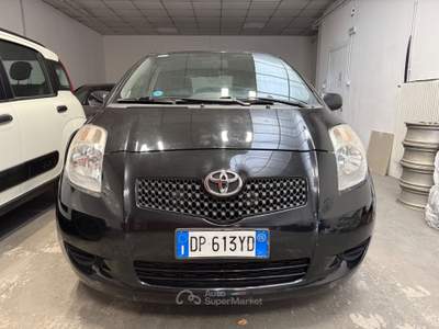 Toyota Yaris 3 PORTE NAVI Nero usata Trento