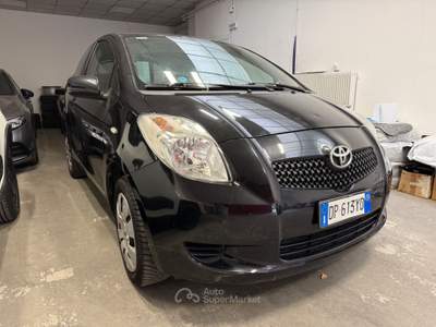 Toyota Yaris 3 PORTE NAVI Nero usata Trento