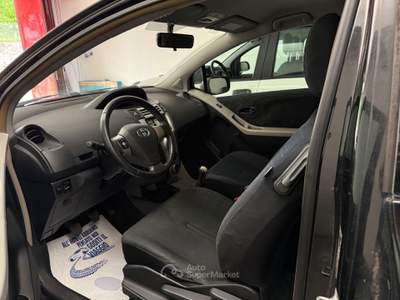 Toyota Yaris 3 PORTE NAVI Nero usata Trento