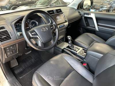Toyota Land Cruiser 2.8 d-4d Lounge auto - Gancio Traino Rosso usata Paderno Dugnano
