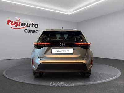 Toyota Yaris Cross Yaris Cross 1.5h Lounge fwd 116cv e-cvt Argento usata Cuneo