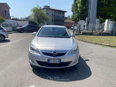 Opel Astra 5p 1.7 cdti Cosmo 110cv Argento usata Treviglio
