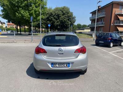 Opel Astra 5p 1.7 cdti Cosmo 110cv Argento usata Treviglio