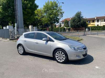 Opel Astra 5p 1.7 cdti Cosmo 110cv Argento usata Treviglio