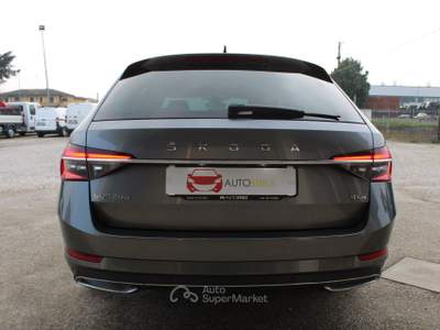 Skoda Superb SW 2.0 tdi 4x4 DSG Laurin&Klement 200cv Grigio usata TAGLIO DI PO