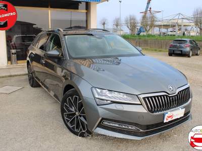 Skoda Superb SW 2.0 tdi 4x4 DSG Laurin&Klement 200cv Grigio usata TAGLIO DI PO