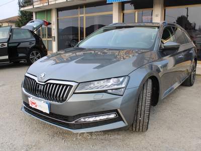 Skoda Superb SW 2.0 tdi 4x4 DSG Laurin&Klement 200cv Grigio usata TAGLIO DI PO