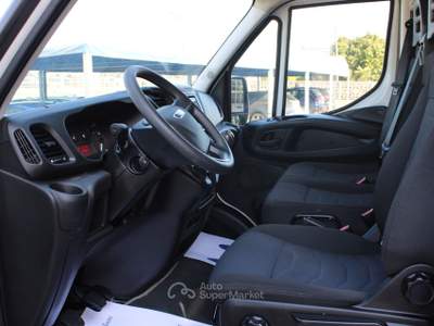 Iveco Daily 2.3 E6 L2H2-CRUISE-CONTROLL Bianco usata TAGLIO DI PO