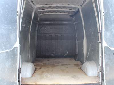 Iveco Daily 2.3 E6 L2H2-CRUISE-CONTROLL Bianco usata TAGLIO DI PO