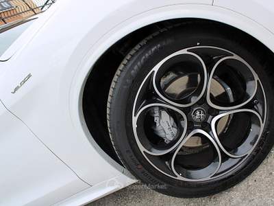 Alfa Romeo Stelvio 2.2 t Veloce Q4 210cv auto 4x4 FULL-OPTIONAL Bianco usata TAGLIO DI PO
