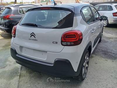 Citroen C3 1.2 PureTech 110CV Shine Aut. Bianco usata Giugliano in Campania