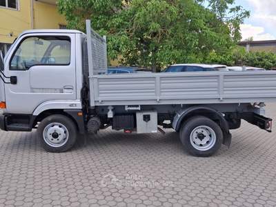 Nissan Cabstar 110.35 3.0 TDi SE Argento usata Cigognola