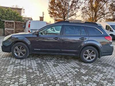 Subaru Outback 2.0D AVD CVT FULL OPTIONAL Arancione usata Cigognola