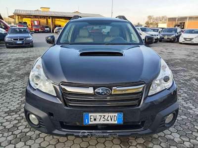 Subaru Outback 2.0D AVD CVT FULL OPTIONAL Arancione usata Cigognola