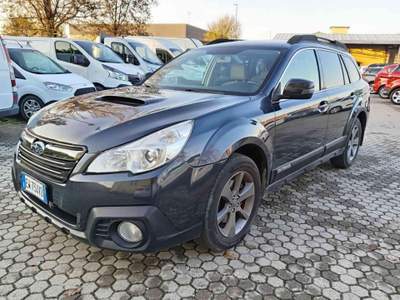 Subaru Outback 2.0D AVD CVT FULL OPTIONAL Arancione usata Cigognola