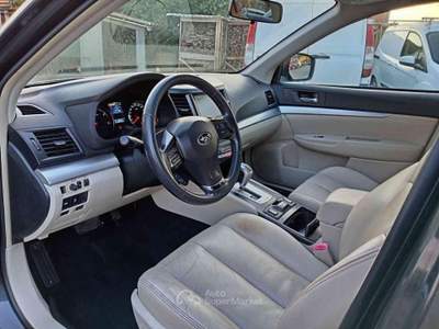 Subaru Outback 2.0D AVD CVT FULL OPTIONAL Arancione usata Cigognola