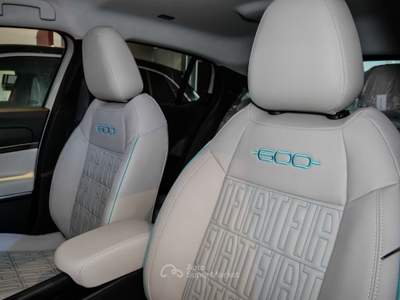 Fiat 600 LA PRIMA Hybrid DCT Navi PELLE+Massage Sitz+FULL-LED NUOVA!! Bianco usata Roma