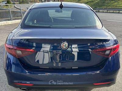 Alfa Romeo Giulia Giulia 2.2 t Super 160cv auto my19 Blu/Azzurro usata Borgo Maggiore