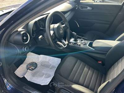 Alfa Romeo Giulia Giulia 2.2 t Super 160cv auto my19 Blu/Azzurro usata Borgo Maggiore