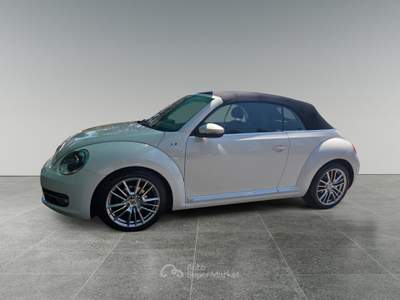 Volkswagen Maggiolino Maggiolino 1.6 tdi Design 105cv Bianco usata Varedo