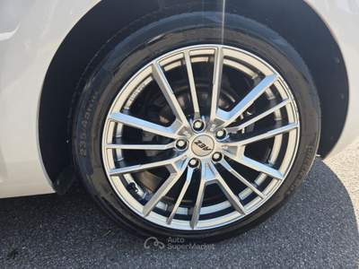 Volkswagen Maggiolino Maggiolino 1.6 tdi Design 105cv Bianco usata Varedo