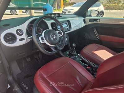 Volkswagen Maggiolino Maggiolino 1.6 tdi Design 105cv Bianco usata Varedo
