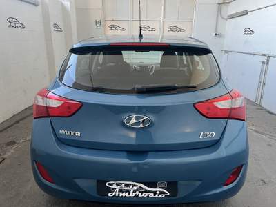 Hyundai i30 i30 5p 1.6 crdi Comfort 110cv auto TUA DA 99,00 EURO AL MESE Blu/Azzurro usata San Giuseppe Vesuviano