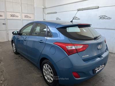 Hyundai i30 i30 5p 1.6 crdi Comfort 110cv auto TUA DA 99,00 EURO AL MESE Blu/Azzurro usata San Giuseppe Vesuviano