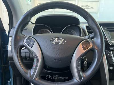 Hyundai i30 i30 5p 1.6 crdi Comfort 110cv auto TUA DA 99,00 EURO AL MESE Blu/Azzurro usata San Giuseppe Vesuviano