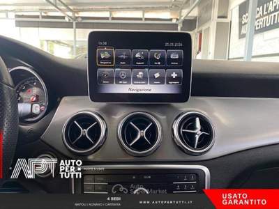 Mercedes-Benz GLA GLA 200 d Premium 4matic auto Grigio usata Napoli