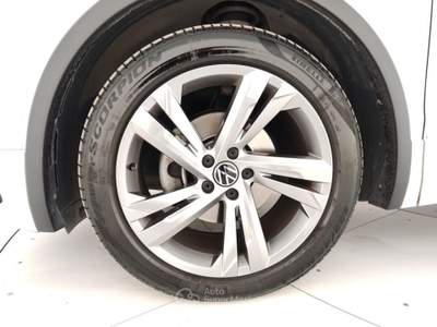 Volkswagen Tiguan 2.0 TDI SCR 110KWR-Line DSG Bianco usata Massa