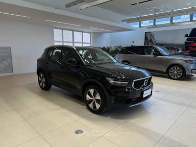 Volvo XC40 T2  Business (95Kw) Nero usata Forlì