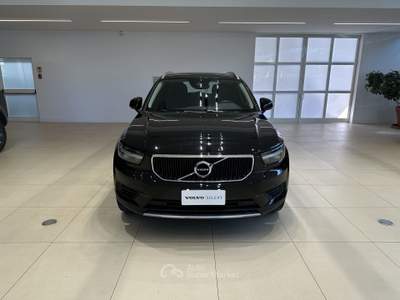 Volvo XC40 T2  Business (95Kw) Nero usata Forlì