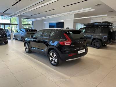 Volvo XC40 T2  Business (95Kw) Nero usata Forlì