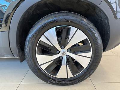 Volvo XC40 T2  Business (95Kw) Nero usata Forlì