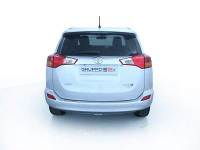 Toyota RAV4 2.2 D-CAT (150CV) A/T LOUNGE 4WD Fari Bi-xeno/Telecamera posteriore/Sedili anteriori riscaldabili Argento usata Feltre