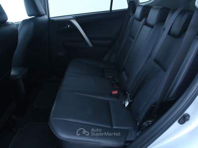 Toyota RAV4 2.2 D-CAT (150CV) A/T LOUNGE 4WD Fari Bi-xeno/Telecamera posteriore/Sedili anteriori riscaldabili Argento usata Feltre