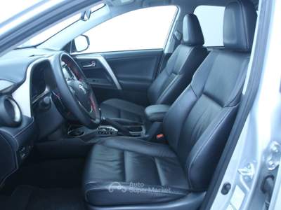 Toyota RAV4 2.2 D-CAT (150CV) A/T LOUNGE 4WD Fari Bi-xeno/Telecamera posteriore/Sedili anteriori riscaldabili Argento usata Feltre