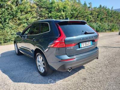 Volvo XC60 D5 AWD Geartronic Momentum Blu/Azzurro usata Bagni di Lucca