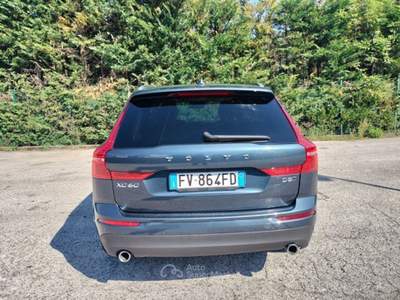 Volvo XC60 D5 AWD Geartronic Momentum Blu/Azzurro usata Bagni di Lucca