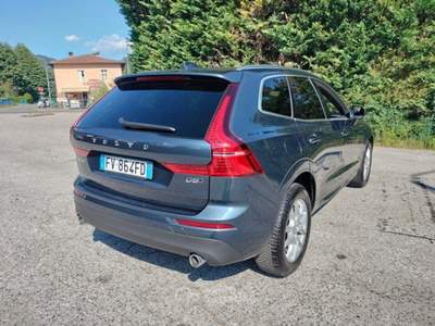 Volvo XC60 D5 AWD Geartronic Momentum Blu/Azzurro usata Bagni di Lucca