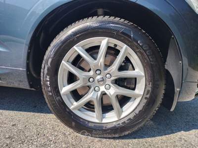 Volvo XC60 D5 AWD Geartronic Momentum Blu/Azzurro usata Bagni di Lucca