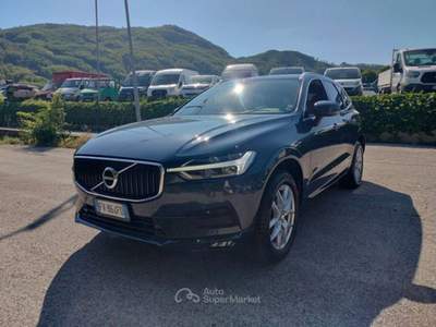 Volvo XC60 D5 AWD Geartronic Momentum Blu/Azzurro usata Bagni di Lucca