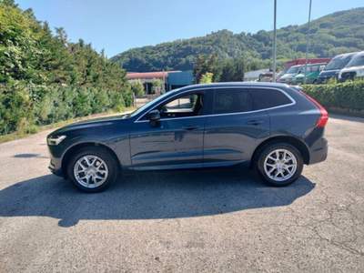 Volvo XC60 D5 AWD Geartronic Momentum Blu/Azzurro usata Bagni di Lucca