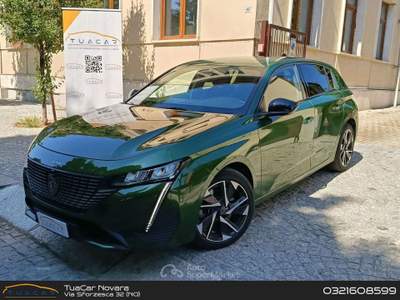 Peugeot 308 Allure Pack 1.6 PHEV 180 Verde usata Novara