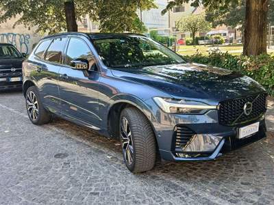 Volvo XC60 Ultimate Dark 2.0 B4 MHEV Blu/Azzurro usata Novara