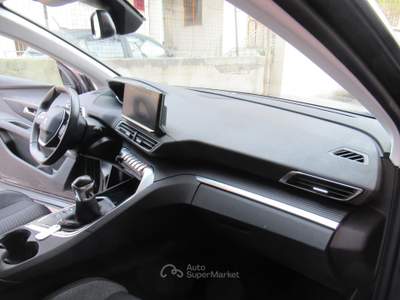 Peugeot 3008 S&S Allure Grigio usata Striano