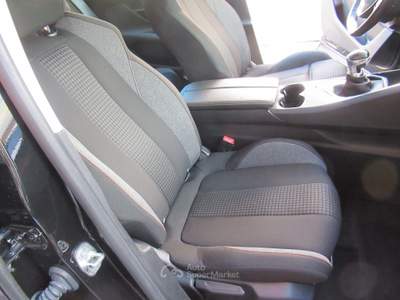 Peugeot 3008 S&S Business Nero usata Striano